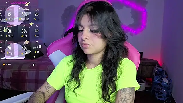 Онлайн чат XXX larah_uwu