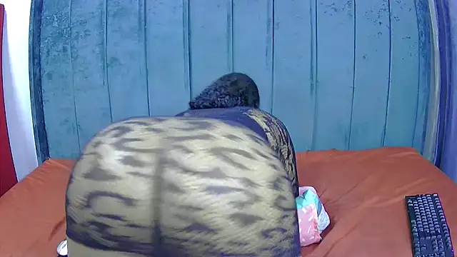 SexyZuva: διαδικτυακό σόου στην κάμερα