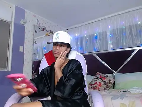 Онлайн чат XXX Santy_bigcock_01