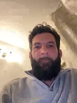 Michel_huge: διαδικτυακό σόου στην κάμερα