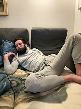 Pokazy przed kamerką – Michel_huge