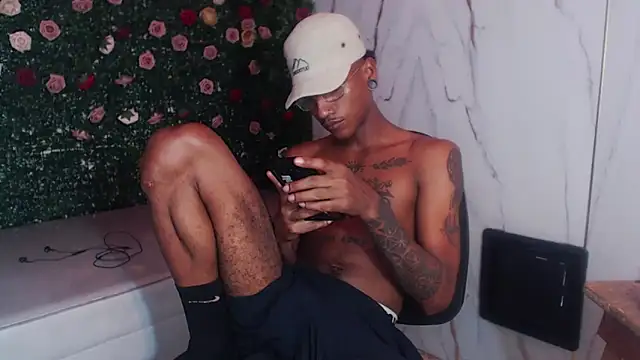 ManSant live XXX chat