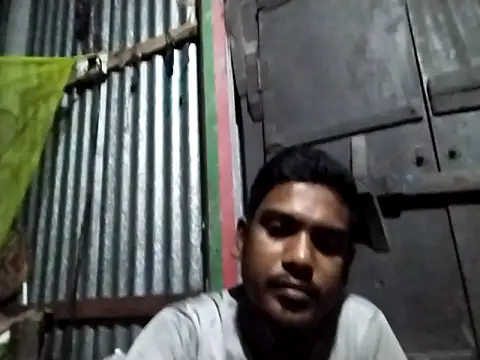 HoT_BoY__Salim_Khan_BDn Webbikameraesitys