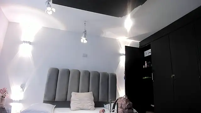AlliceLover live XXX chat