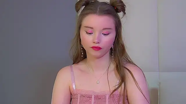 KeiraAsti's Live XXX Chat