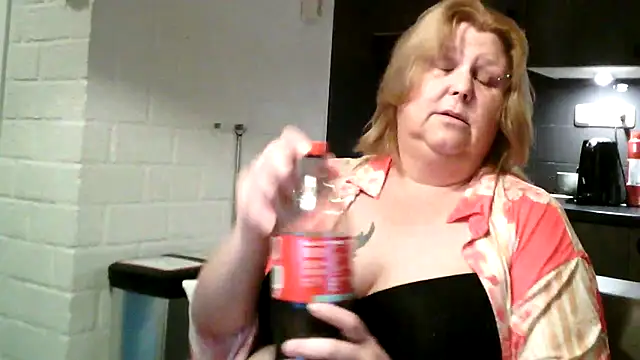Sylviastar46's Live XXX Chat