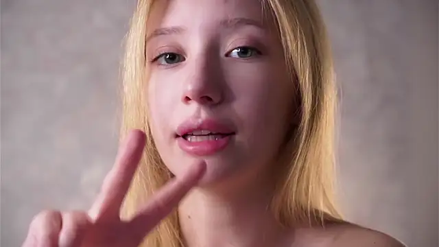 SunnivaCovil's Webcam Show