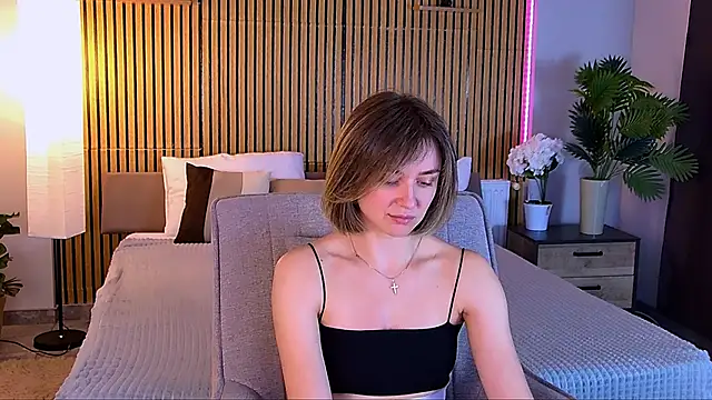 EmeraldGlow's Live XXX Chat