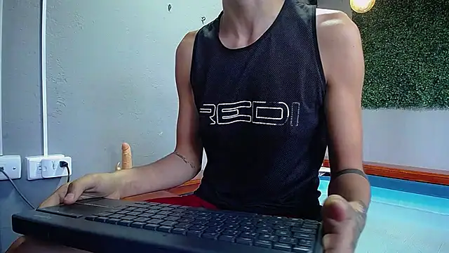 mathews_04 – webcam-show