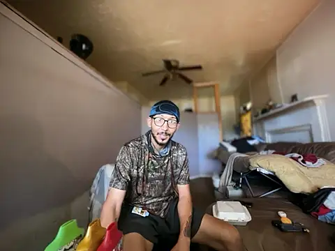 ThrowedWorldWide's Webcam Show