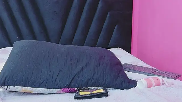 EbonyCoWorker's Live XXX Chat