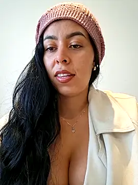 Chatroom XXX en direct de Luianna