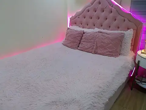 ur_seductivelaura Pertunjukan Webcam