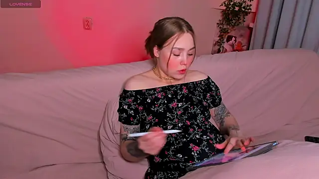 Sweet_Meg Live XXX-Chat