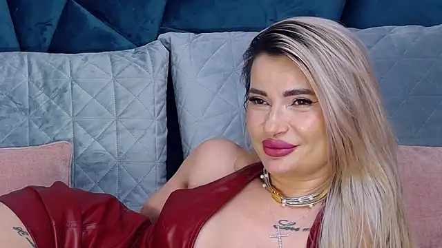 NightshadeIris Adlı Modelin Canlı XXX Sohbeti