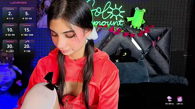 Chat +18 de SolBeaumont1 ao vivo