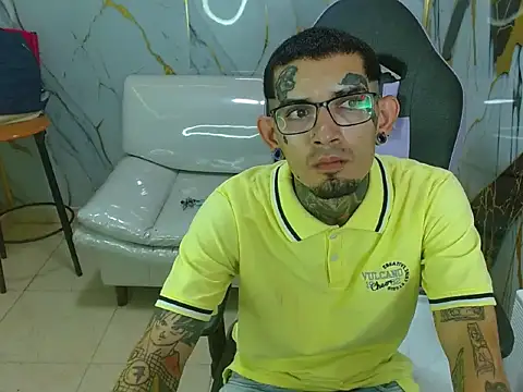 Boy_tatto77 Webcam-Show