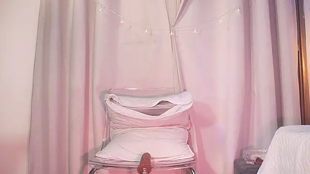 crystal_gilton Adlı Modelin Canlı XXX Sohbeti