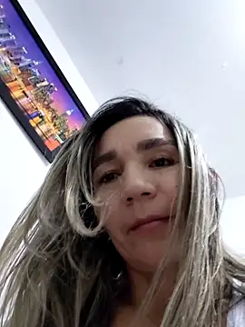 XXX chat uživo modela Ms_lunaRose