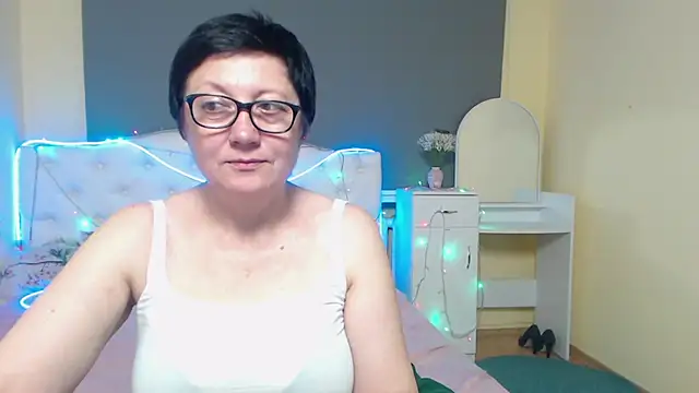 EmilyL0veのライブXXXチャット