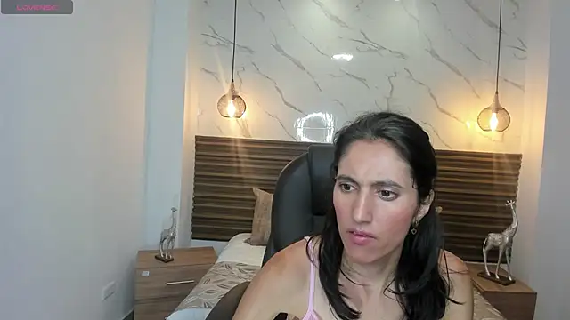 XXX chat uživo modela Shary_leon