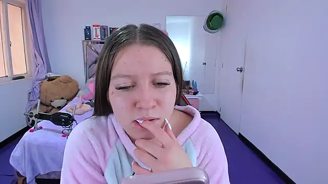 Chat +18 de Luna_Analya ao vivo