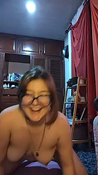 HunnyyLove live XXX chat