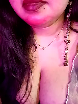 Suhanakhan04 webkamerás műsora