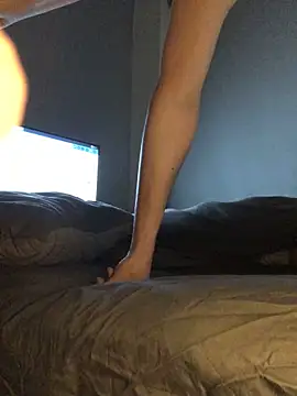 Awkwardguy's Live XXX Chat