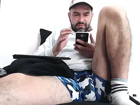hairyandbigmann Live XXX Chat