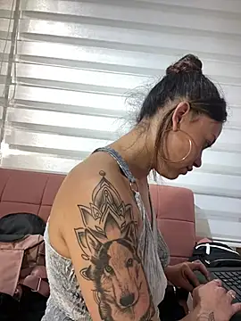 Diosa_Pinkk Adlı Modelin Canlı XXX Sohbeti