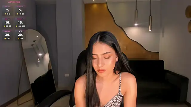 LucieMartin Adlı Modelin Canlı XXX Sohbeti