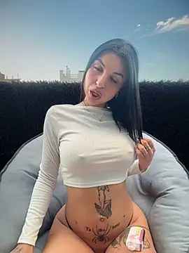 Sasha-Bloom Adlı Modelin Canlı XXX Sohbeti
