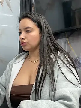 Miss_Bella_Flame élő XXX-chatje