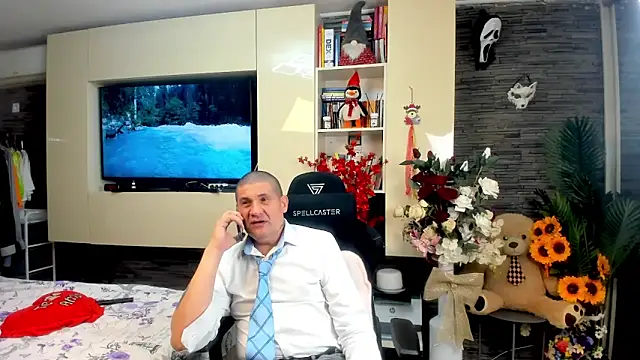 SpartacusDaddy48 Webcam Show