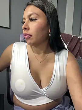 Iam-sophia27's Live XXX Chat