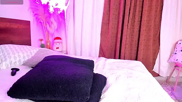 ViolettGomez_93's Live XXX Chat