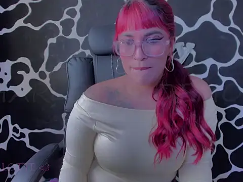 Charlotte1Demony's Live XXX Chat