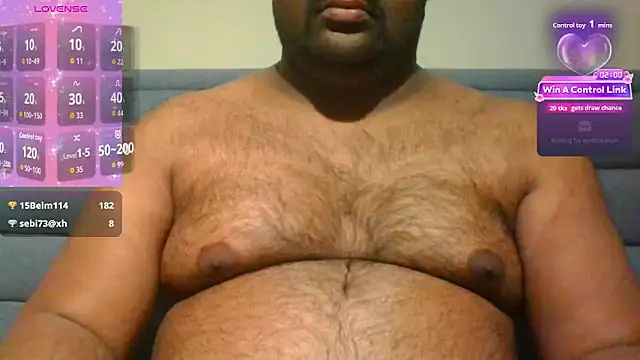 Show modela indianbearbot na web-kameri