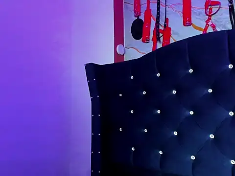 Chat +18 de scarlet_brown_hh ao vivo