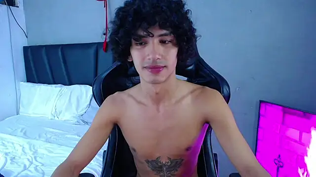 Tayronx33 webcam show