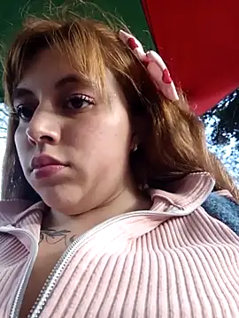 Isabella__Risky élő XXX-chatje