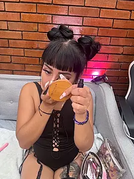 The_Bratzz_'s Live XXX Chat