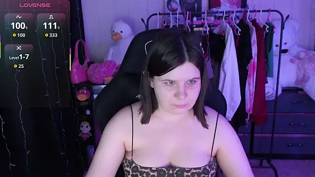 AmyVibess: онлайн-секс-чат