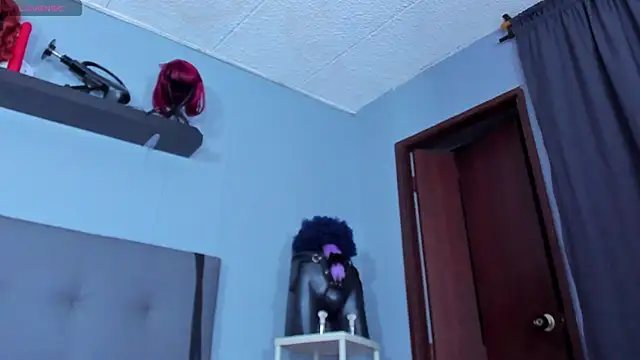 Chat +18 de Coco_Kiss ao vivo