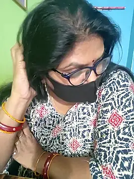 Chat +18 de sexxyrenukaa ao vivo