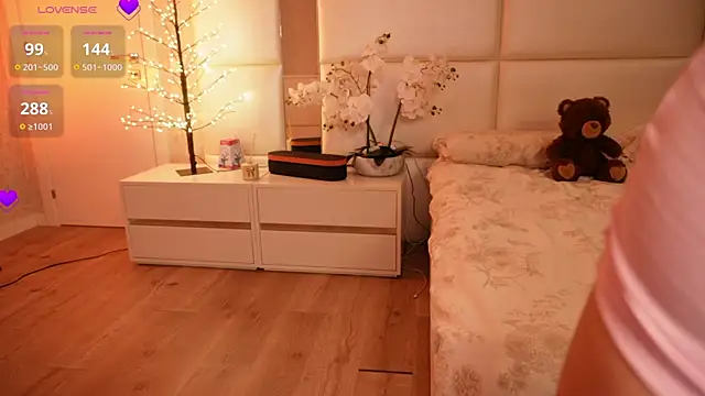 Lilly_Colins live XXX chat