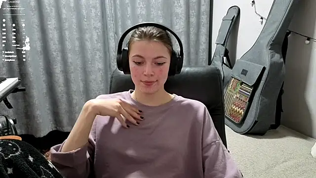 CutieAnny Show in webcam