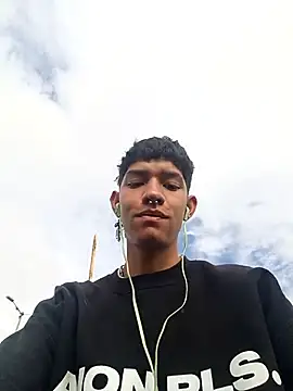 heyy_noah11 Adlı Modelin Canlı XXX Sohbeti