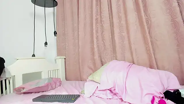 cris_dulce Adlı Modelin Canlı XXX Sohbeti